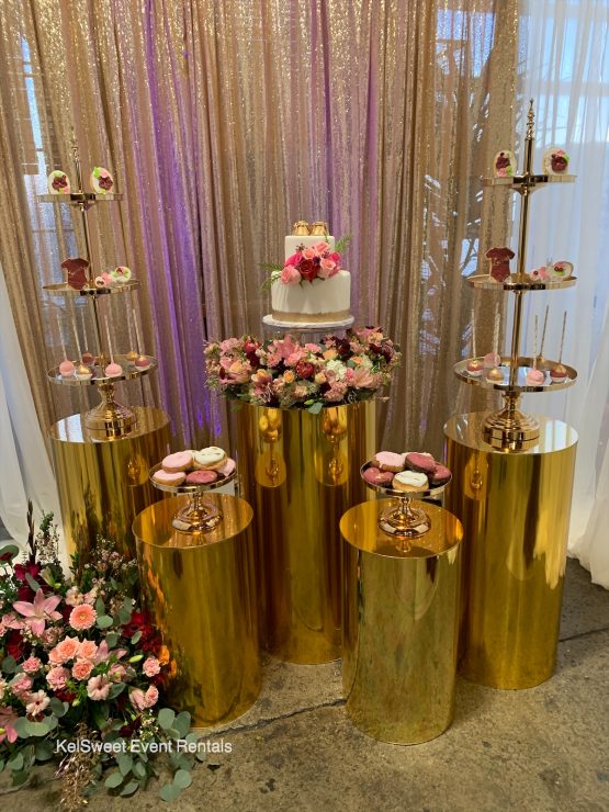 Our gold plinths showcasing this beautiful treats and cake
